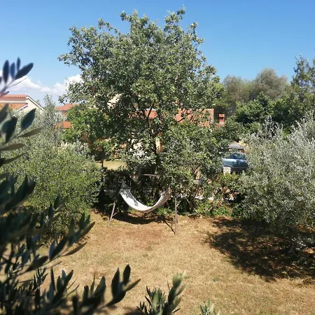 House Peroj, Wi-fi, Free Parking, Garden, Hot Tube, Pet Friendly Перой