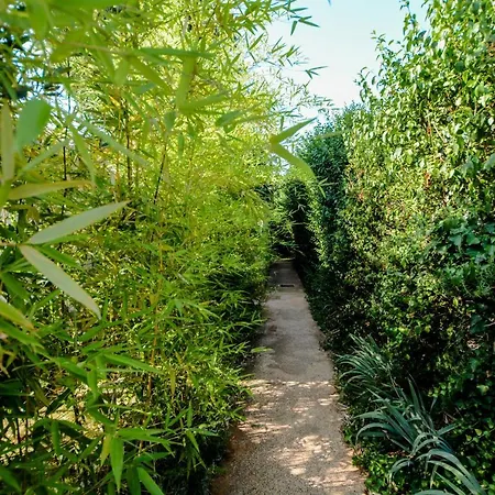 House Peroj, Wi-fi, Free Parking, Garden, Hot Tube, Pet Friendly Апартаменты *