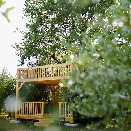 Апартаменты House Peroj, Wi-fi, Free Parking, Garden, Hot Tube, Pet Friendly Перой