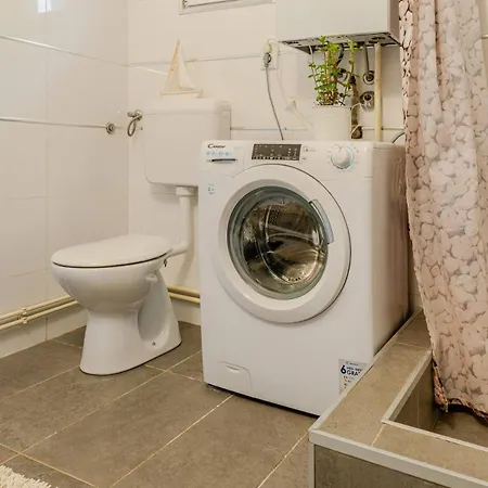 House Peroj, Wi-fi, Free Parking, Garden, Hot Tube, Pet Friendly Апартаменты Перой