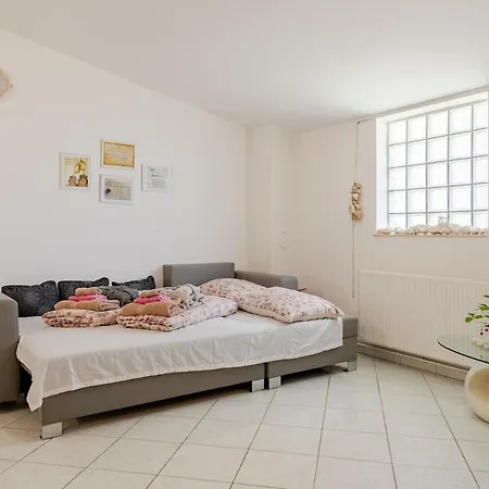 House Peroj, Wi-fi, Free Parking, Garden, Hot Tube, Pet Friendly * Peroj