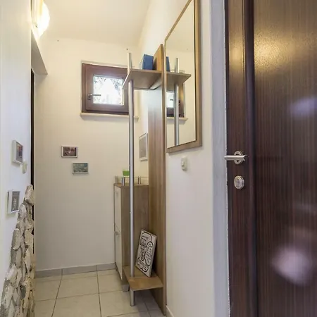 House Peroj, Wi-fi, Free Parking, Garden, Hot Tube, Pet Friendly * Перой